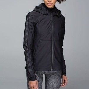 Lululemon Feelin Frosty Softshell Jacket sz 4